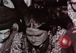 Image Les immigrants d'entrer dans l'Europe du Nord par Ellis Island vers 1910 United States USA, 1975, de la seconde 44 séquences d'archives historiques vidéo 65675039774