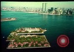 Immagine di Ellis Island New York City USA, 1984, secondo 21 filmato di repertorio 65675039788