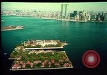 Immagine di Ellis Island New York City USA, 1984, secondo 25 filmato di repertorio 65675039788
