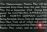 Standbild Dorf Oberammergau Bayern Deutschland, 1936, aus Sekunde 42 historischem Filmmaterial Videoclip 65675039802