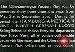 Standbild Dorf Oberammergau Bayern Deutschland, 1936, aus Sekunde 44 historischem Filmmaterial Videoclip 65675039802