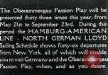 Standbild Dorf Oberammergau Bayern Deutschland, 1936, aus Sekunde 54 historischem Filmmaterial Videoclip 65675039802