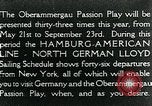 Standbild Dorf Oberammergau Bayern Deutschland, 1936, aus Sekunde 61 historischem Filmmaterial Videoclip 65675039802