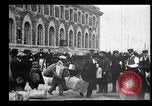 Immagine di Gli immigrati in America arrivando ad Ellis Island Ellis Island New York USA, 1906, secondo 19 filmato di repertorio 65675039828
