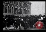 Immagine di Gli immigrati in America arrivando ad Ellis Island Ellis Island New York USA, 1906, secondo 22 filmato di repertorio 65675039828