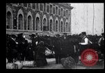 Immagine di Gli immigrati in America arrivando ad Ellis Island Ellis Island New York USA, 1906, secondo 28 filmato di repertorio 65675039828