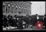 Immagine di Gli immigrati in America arrivando ad Ellis Island Ellis Island New York USA, 1906, secondo 29 filmato di repertorio 65675039828