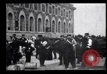 Immagine di Gli immigrati in America arrivando ad Ellis Island Ellis Island New York USA, 1906, secondo 35 filmato di repertorio 65675039828