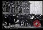 Immagine di Gli immigrati in America arrivando ad Ellis Island Ellis Island New York USA, 1906, secondo 37 filmato di repertorio 65675039828