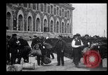Immagine di Gli immigrati in America arrivando ad Ellis Island Ellis Island New York USA, 1906, secondo 40 filmato di repertorio 65675039828