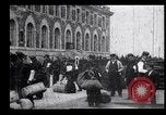 Immagine di Gli immigrati in America arrivando ad Ellis Island Ellis Island New York USA, 1906, secondo 42 filmato di repertorio 65675039828