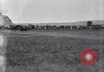 Standbild cowboys United States USA, 1927, aus Sekunde 13 historischem Filmmaterial Videoclip 65675039839