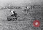 Standbild cowboys United States USA, 1927, aus Sekunde 60 historischem Filmmaterial Videoclip 65675039839