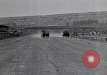 Standbild stagecoach Rennen United States USA, 1927, aus Sekunde 24 historischem Filmmaterial Videoclip 65675039849