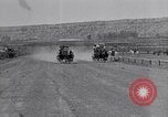 Standbild stagecoach Rennen United States USA, 1927, aus Sekunde 27 historischem Filmmaterial Videoclip 65675039849