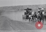 Standbild stagecoach Rennen United States USA, 1927, aus Sekunde 31 historischem Filmmaterial Videoclip 65675039849