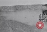 Standbild stagecoach Rennen United States USA, 1927, aus Sekunde 32 historischem Filmmaterial Videoclip 65675039849