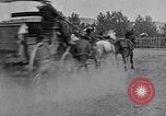 Standbild stagecoach Rennen United States USA, 1927, aus Sekunde 33 historischem Filmmaterial Videoclip 65675039849