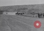 Standbild stagecoach Rennen United States USA, 1927, aus Sekunde 48 historischem Filmmaterial Videoclip 65675039849