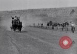 Standbild stagecoach Rennen United States USA, 1927, aus Sekunde 60 historischem Filmmaterial Videoclip 65675039849