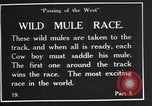 Standbild wild mule Rennen United States USA, 1927, aus Sekunde 13 historischem Filmmaterial Videoclip 65675039852