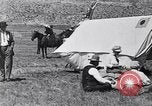 Standbild cowboys United States USA, 1927, aus Sekunde 13 historischem Filmmaterial Videoclip 65675039858