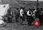 Standbild cowboys United States USA, 1927, aus Sekunde 30 historischem Filmmaterial Videoclip 65675039858