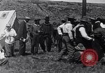 Standbild cowboys United States USA, 1927, aus Sekunde 31 historischem Filmmaterial Videoclip 65675039858