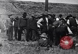 Standbild cowboys United States USA, 1927, aus Sekunde 34 historischem Filmmaterial Videoclip 65675039858