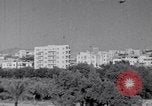 Immagine di White ONU van visualizzando una bandiera bianca Tripoli in Libia, 1962, secondo 11 filmato di repertorio 65675039879