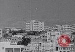 Immagine di White ONU van visualizzando una bandiera bianca Tripoli in Libia, 1962, secondo 18 filmato di repertorio 65675039879