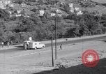 Immagine di White ONU van visualizzando una bandiera bianca Tripoli in Libia, 1962, secondo 20 filmato di repertorio 65675039879