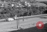 Immagine di White ONU van visualizzando una bandiera bianca Tripoli in Libia, 1962, secondo 21 filmato di repertorio 65675039879