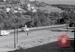Immagine di White ONU van visualizzando una bandiera bianca Tripoli in Libia, 1962, secondo 22 filmato di repertorio 65675039879