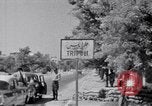 Immagine di White ONU van visualizzando una bandiera bianca Tripoli in Libia, 1962, secondo 38 filmato di repertorio 65675039879