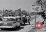 Immagine di White ONU van visualizzando una bandiera bianca Tripoli in Libia, 1962, secondo 41 filmato di repertorio 65675039879