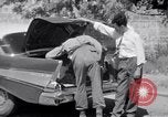 Immagine di White ONU van visualizzando una bandiera bianca Tripoli in Libia, 1962, secondo 44 filmato di repertorio 65675039879