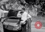 Immagine di White ONU van visualizzando una bandiera bianca Tripoli in Libia, 1962, secondo 51 filmato di repertorio 65675039879