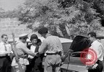 Immagine di White ONU van visualizzando una bandiera bianca Tripoli in Libia, 1962, secondo 53 filmato di repertorio 65675039879