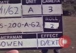 Image Interrogatoire des Vietcongs prisonniers par agent sud-vietnamien et US Tuy Hoa le Vietnam du Sud, 1962, de la seconde 3 séquences d'archives historiques vidéo 65675039916