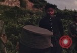 Image Interrogatoire des Vietcongs prisonniers par agent sud-vietnamien et US Tuy Hoa le Vietnam du Sud, 1962, de la seconde 27 séquences d'archives historiques vidéo 65675039916