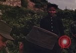 Image Interrogatoire des Vietcongs prisonniers par agent sud-vietnamien et US Tuy Hoa le Vietnam du Sud, 1962, de la seconde 31 séquences d'archives historiques vidéo 65675039916
