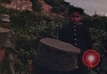 Image Interrogatoire des Vietcongs prisonniers par agent sud-vietnamien et US Tuy Hoa le Vietnam du Sud, 1962, de la seconde 38 séquences d'archives historiques vidéo 65675039916