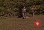 Standbild Vietcong gefangenen festgenommen und befragt von Südvietnam offi Tuy Hoà Süd Vietnam, 1962, aus Sekunde 4 historischem Filmmaterial Videoclip 65675039917