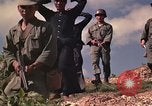 Standbild Vietcong gefangenen festgenommen und befragt von Südvietnam offi Tuy Hoà Süd Vietnam, 1962, aus Sekunde 62 historischem Filmmaterial Videoclip 65675039917