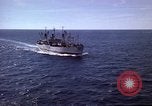 Standbild USS Muliphen (AKA-61)und Elemente der Sechsten Flotte im Mittelmeer du Mittelmeer, 1958, aus Sekunde 25 historischem Filmmaterial Videoclip 65675039927