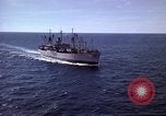 Standbild USS Muliphen (AKA-61)und Elemente der Sechsten Flotte im Mittelmeer du Mittelmeer, 1958, aus Sekunde 27 historischem Filmmaterial Videoclip 65675039927