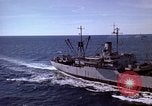 Standbild USS Muliphen (AKA-61)und Elemente der Sechsten Flotte im Mittelmeer du Mittelmeer, 1958, aus Sekunde 37 historischem Filmmaterial Videoclip 65675039927