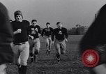 Standbild American Football New York City USA, 1938, aus Sekunde 7 historischem Filmmaterial Videoclip 65675039944