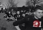 Standbild American Football New York City USA, 1938, aus Sekunde 9 historischem Filmmaterial Videoclip 65675039944
